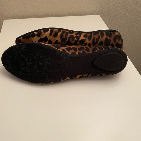 Steve Madden P-Heaven Wide Leopard Flats New In Box - Picture 4 of 8